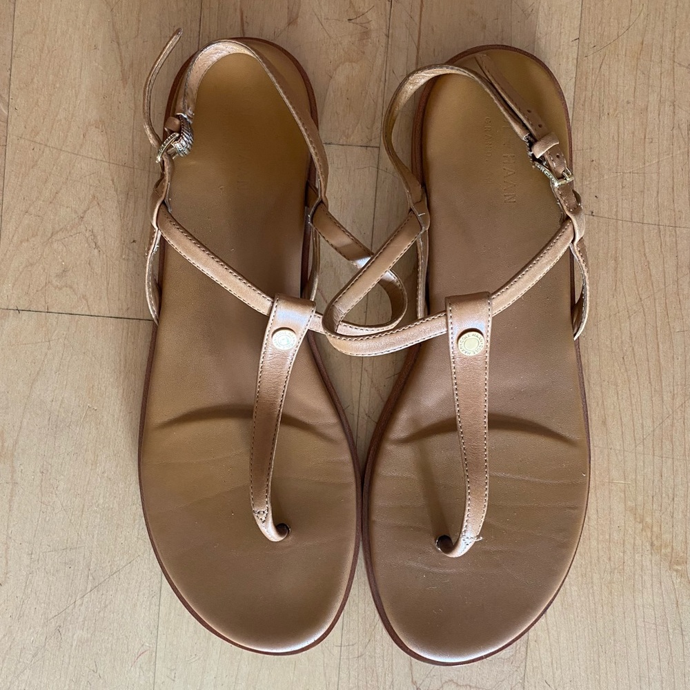 Cole Hahn sandals ✨
